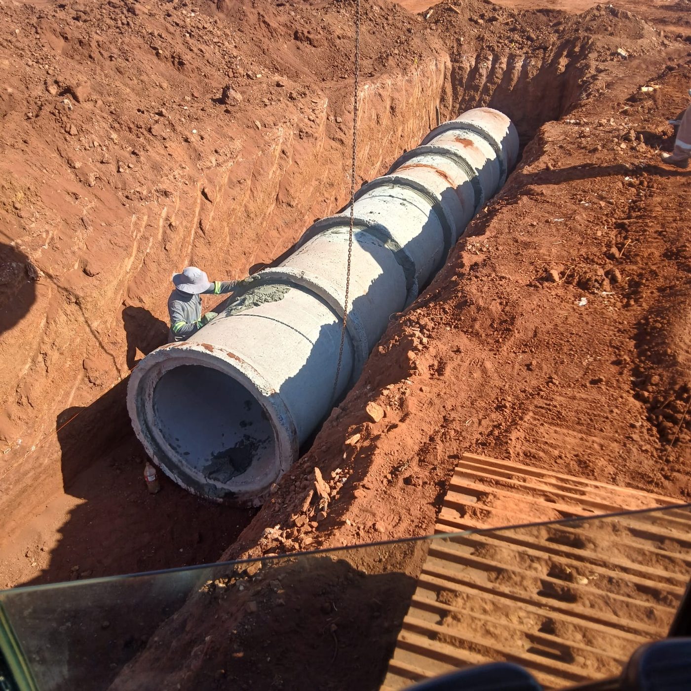Tubulação de drenagem em vala